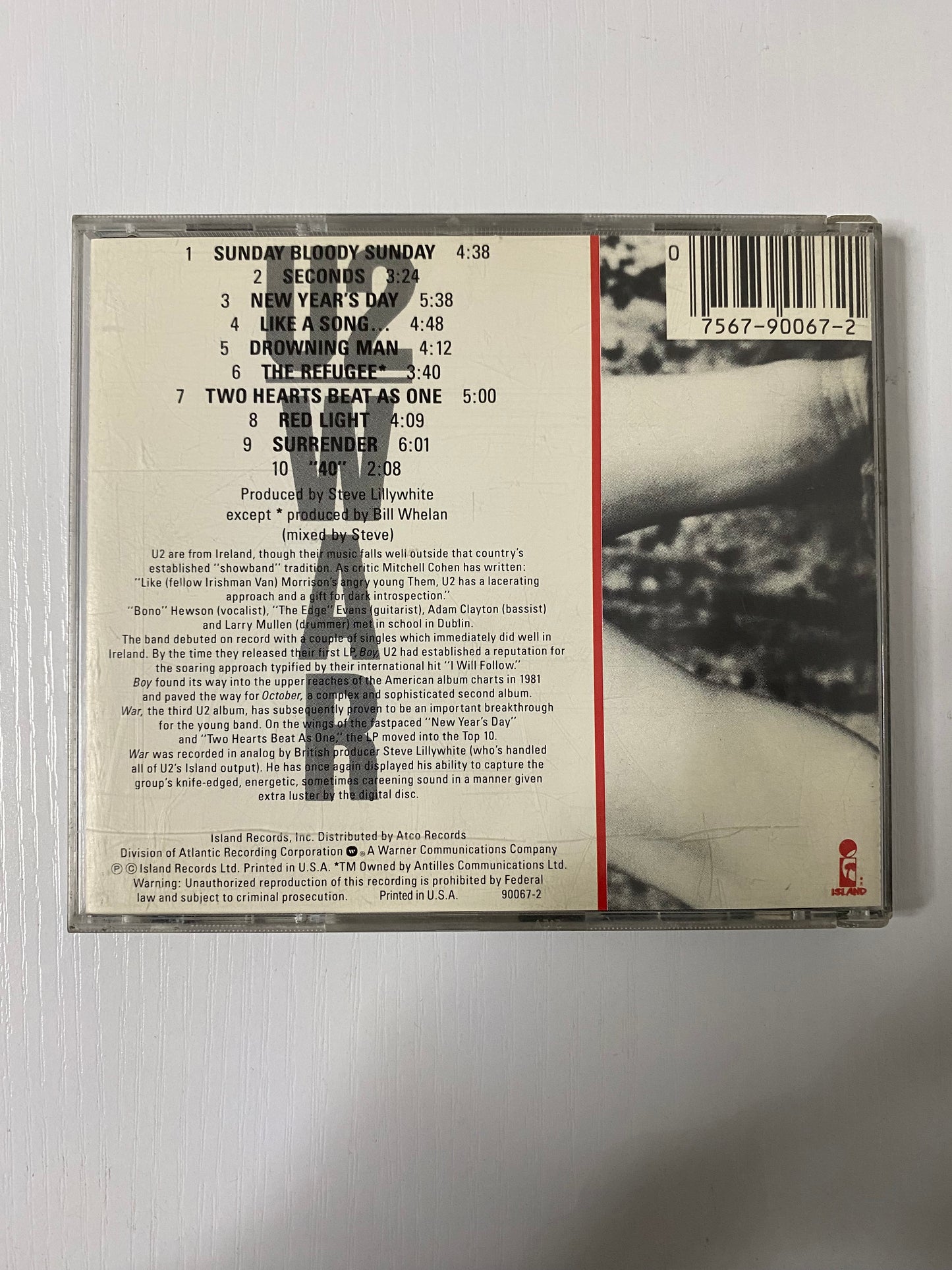 U2 ( WAR )